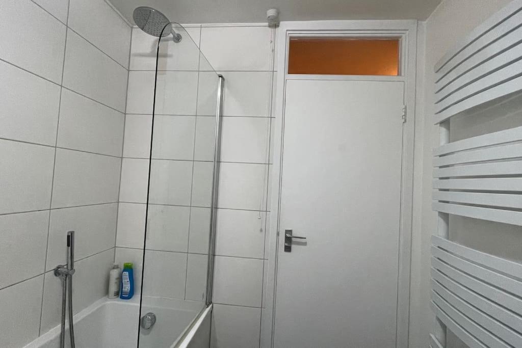 Cosy Flat For 4, Family Friendly, Private Parking, Close To Central ロンドン エクステリア 写真